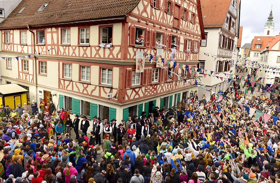 Der Hirsch öffnet zur Fasnet