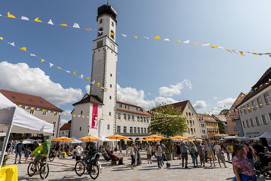 Gemeinsam feiern: 20 Jahre Isny Marketing GmbH