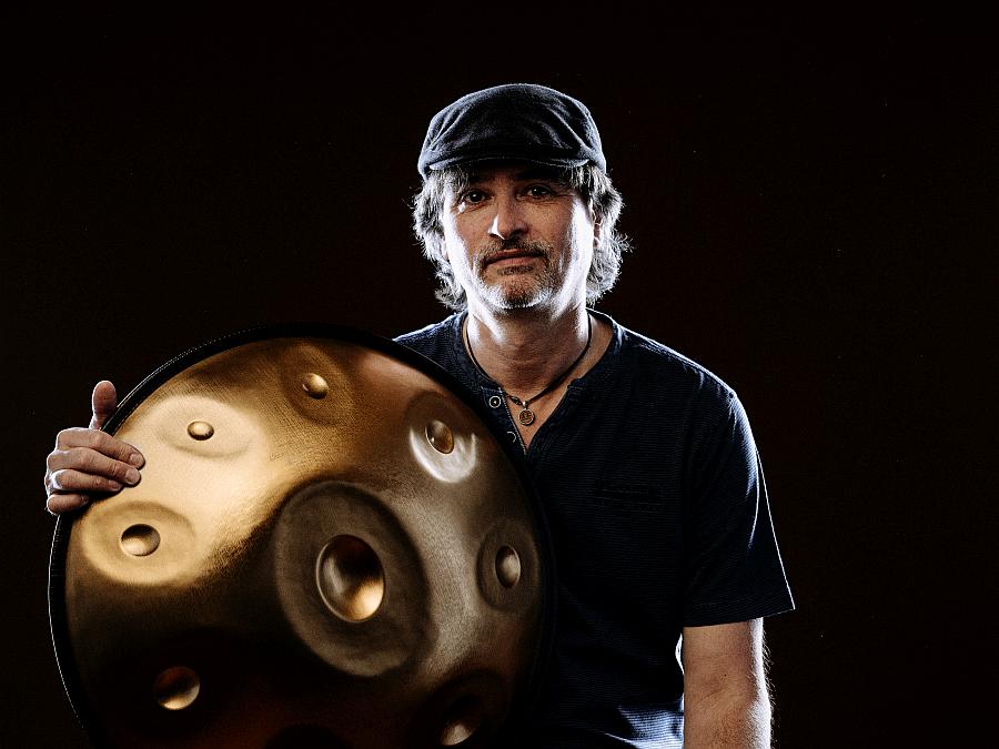 Handpan trifft auf Flügel