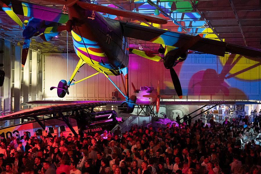 Ü30 TANZlust im Dornier Museum