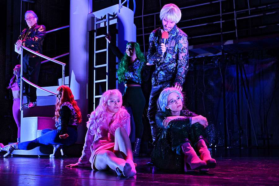 Ein spannendes Abi-Thema wird zum Theaterstück