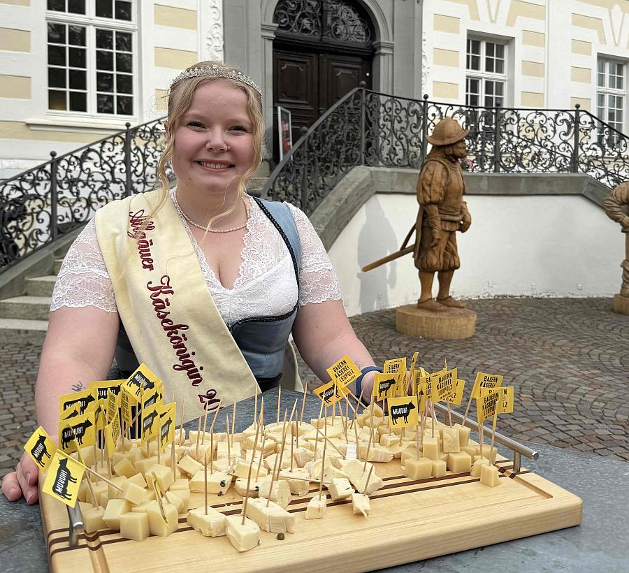 Beim Spezialitätenmarkt köstliche Gaumenfreuden entspannt genießen
