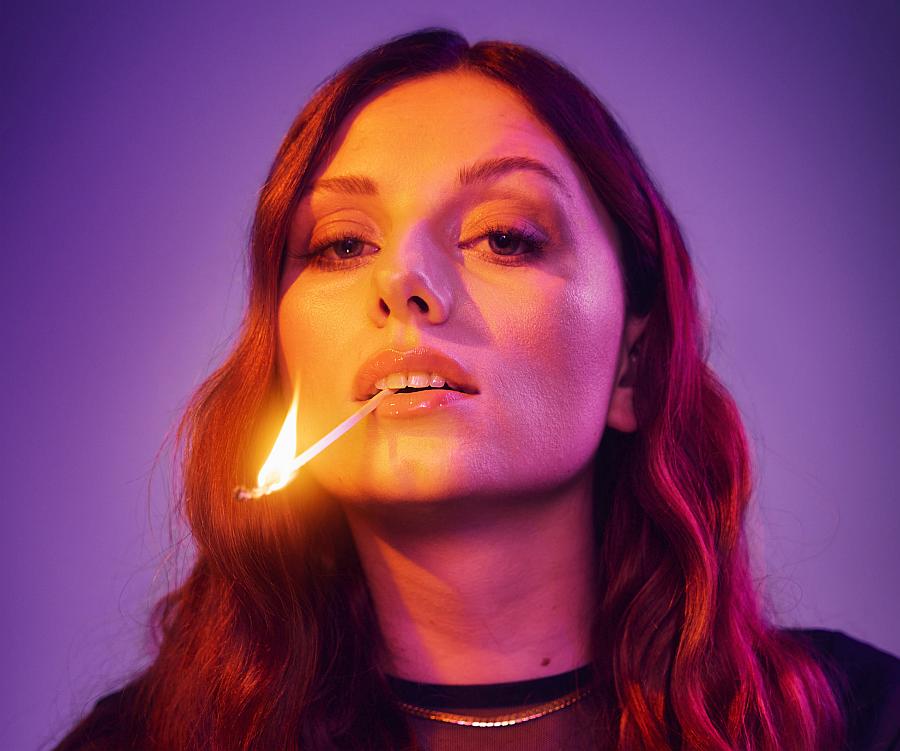 Lara Ermer | Leicht entflammbar
