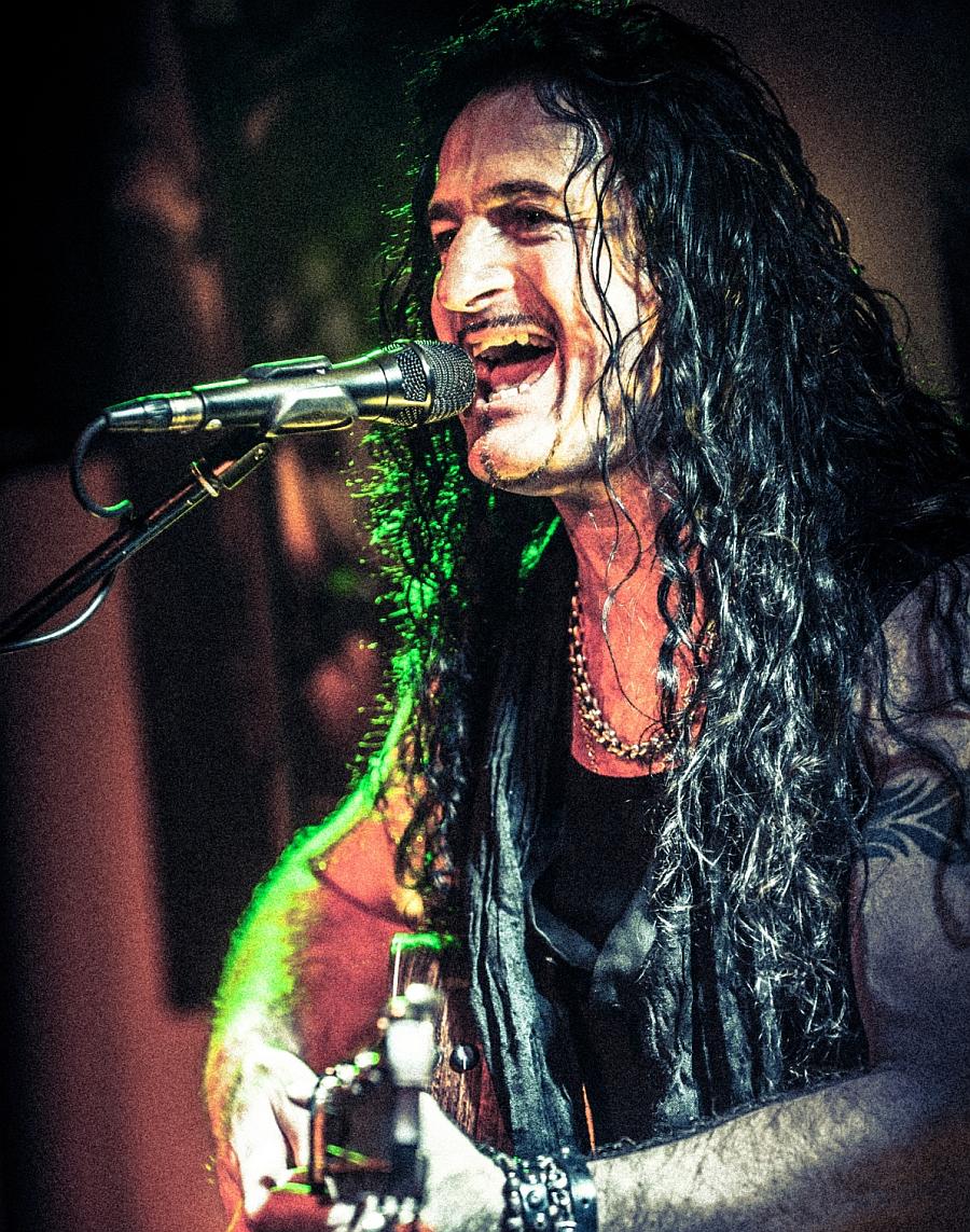 Acoustic-Rock mit „King Ralf“ im Bierkrugstadel